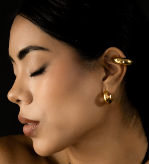 Oro Chunky Ear Cuff - Imagen 3